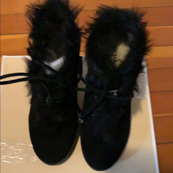 MICHEAL KORS Suede Black Booties - Picture 2 of 4